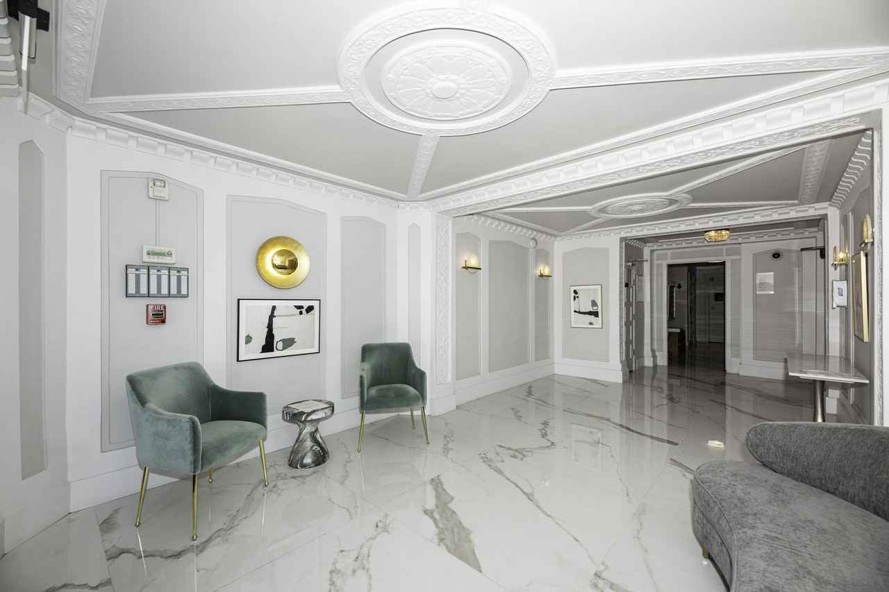 2275 Broadway - Photo 3 of 34