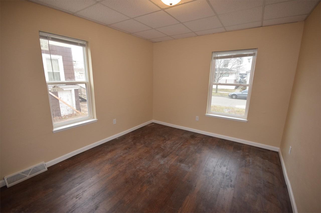 119 Harrison Pl #1 - Photo 5 of 13