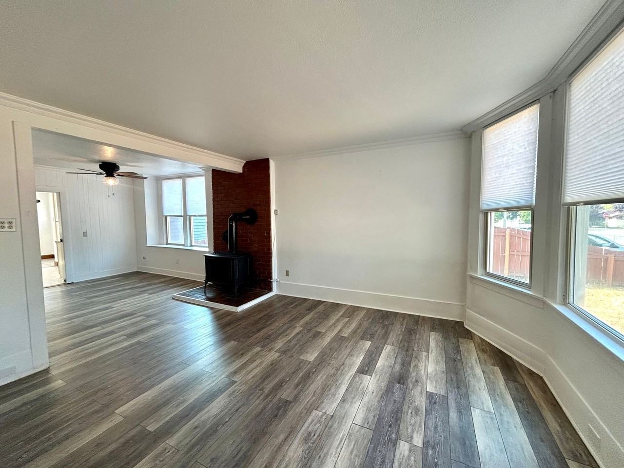 304 S Anderson St - Photo 3 of 31