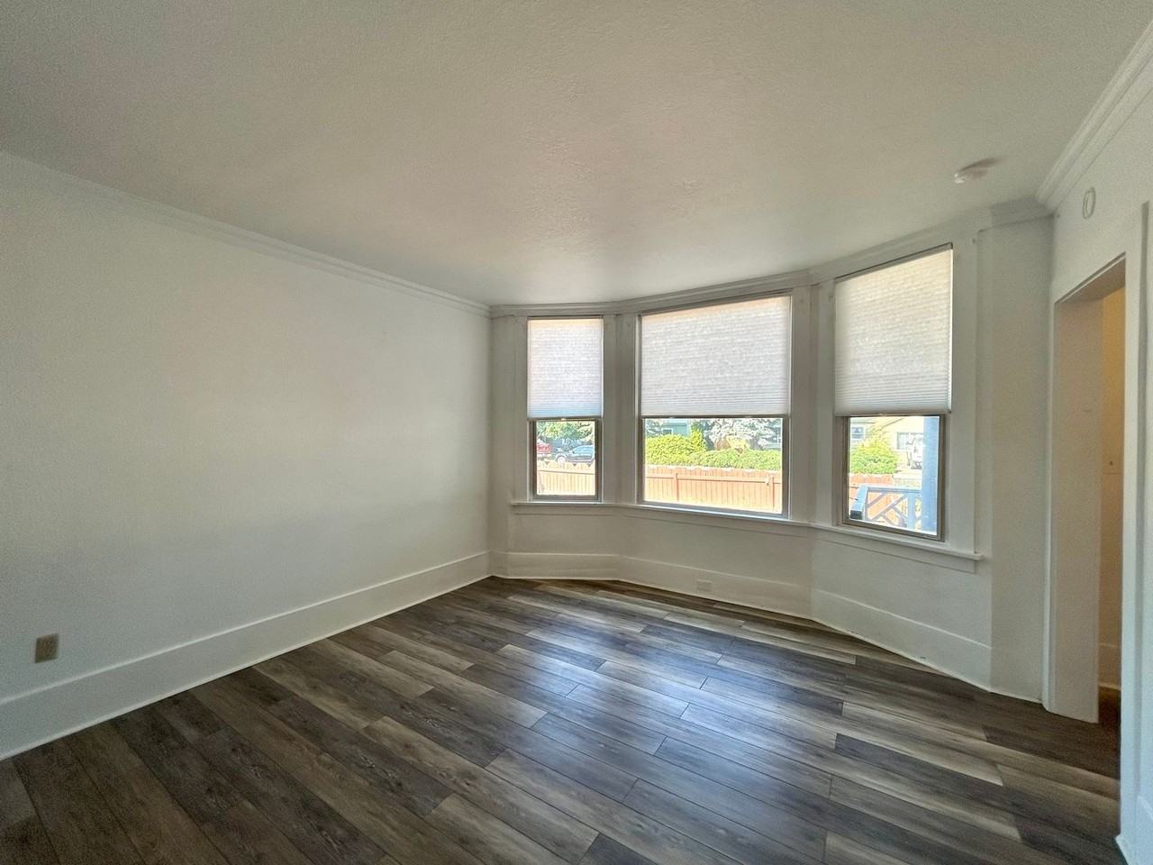 304 S Anderson St - Photo 4 of 31