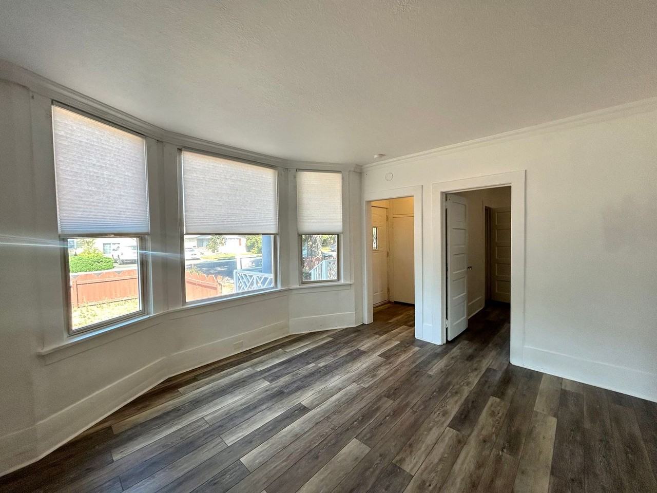 304 S Anderson St - Photo 5 of 31
