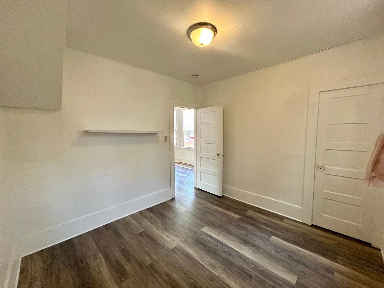 304 S Anderson St - Photo 7 of 31