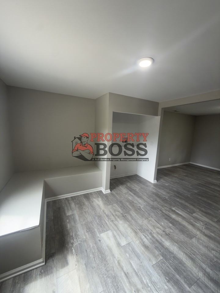 3985 Richard Gordon Hatcher Blvd #1 - Photo 3 of 11