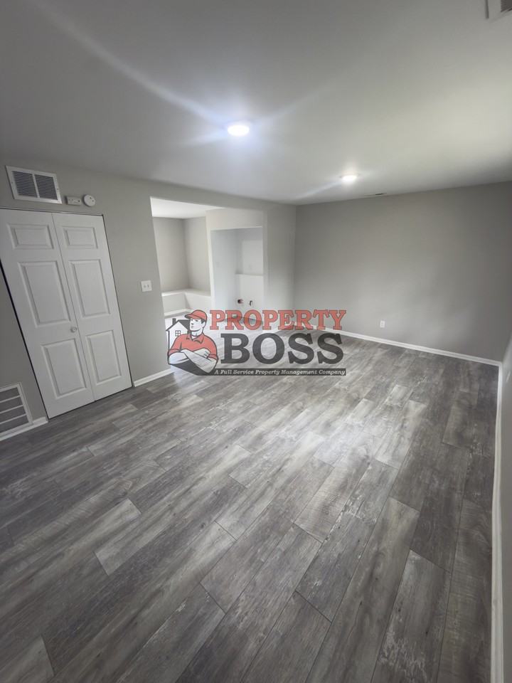3985 Richard Gordon Hatcher Blvd #1 - Photo 4 of 11