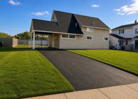featured image of 18 Nestingrock Ln