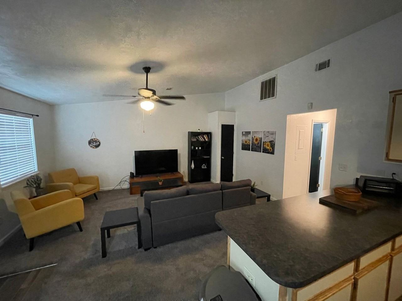 2001 Continental Ave - Photo 6 of 12