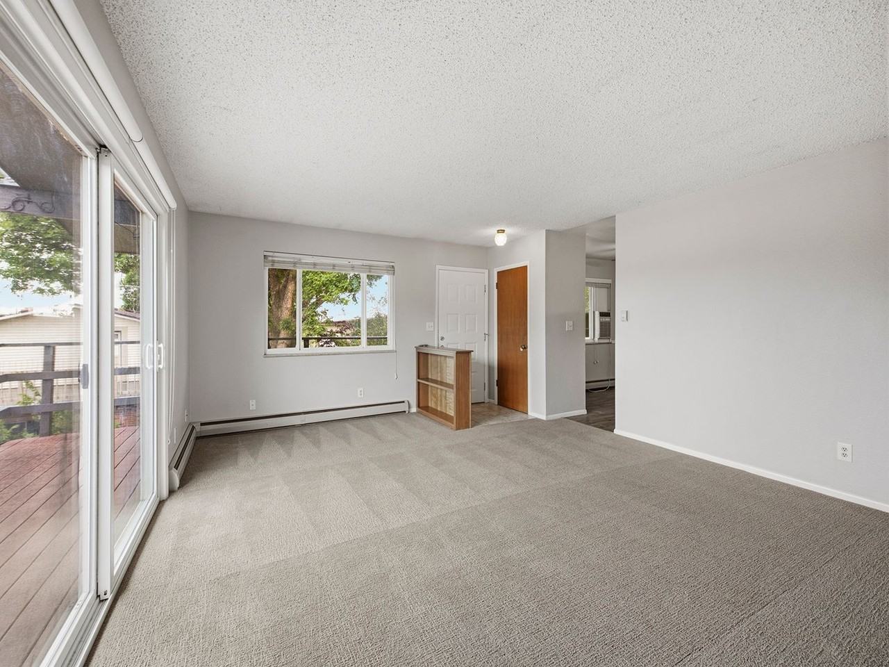 1428 W 25th St - Photo 3 of 19