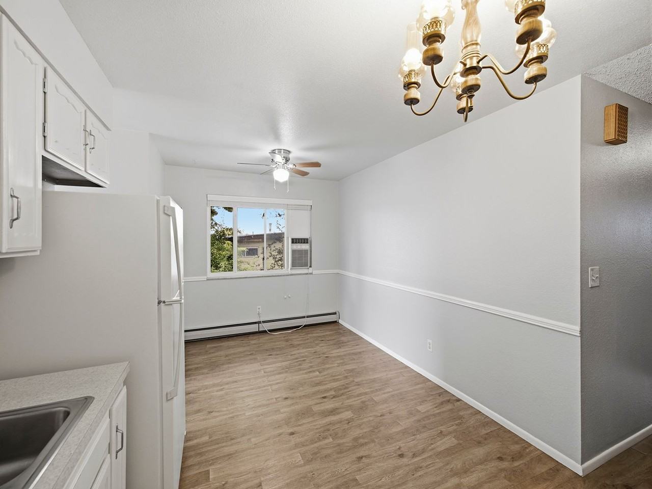 1428 W 25th St - Photo 7 of 19
