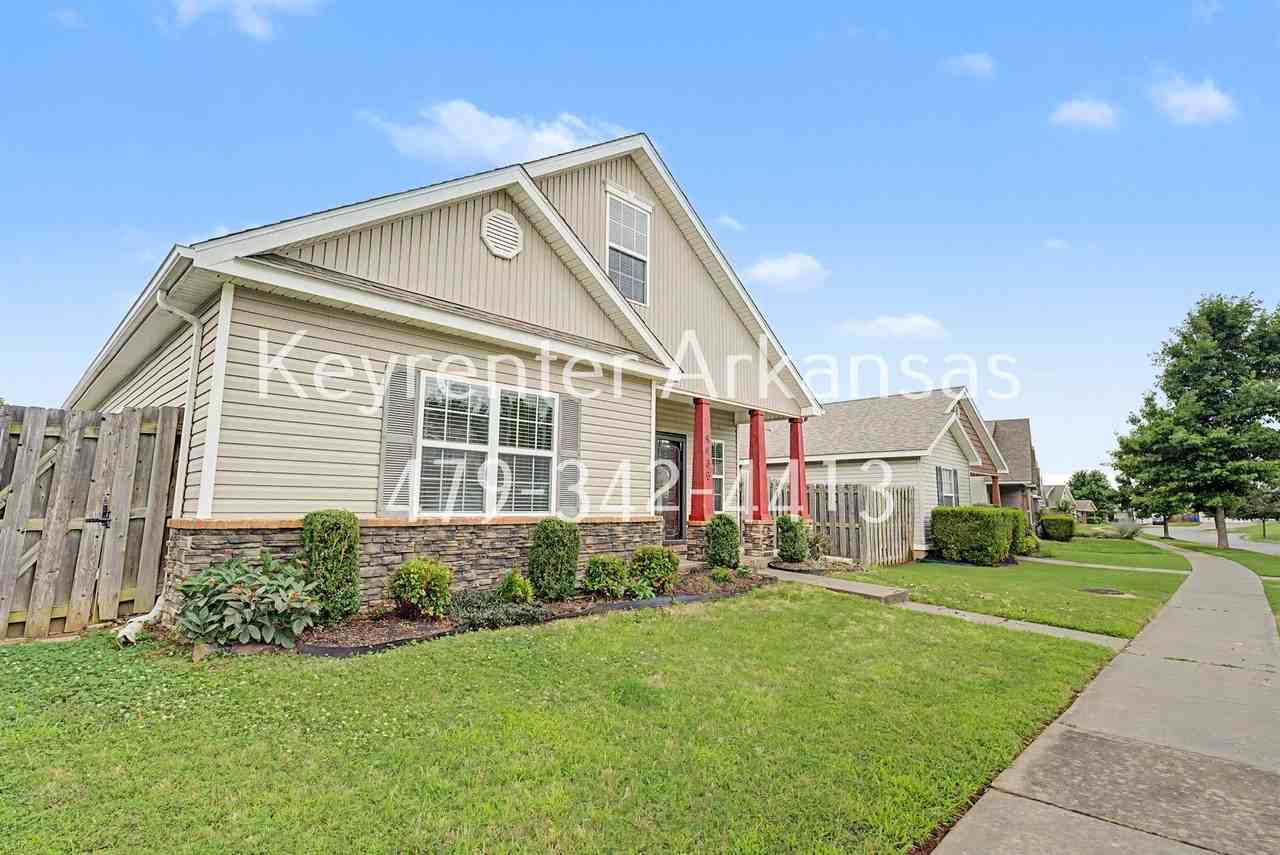 4435 W Pecan St - Photo 3 of 22