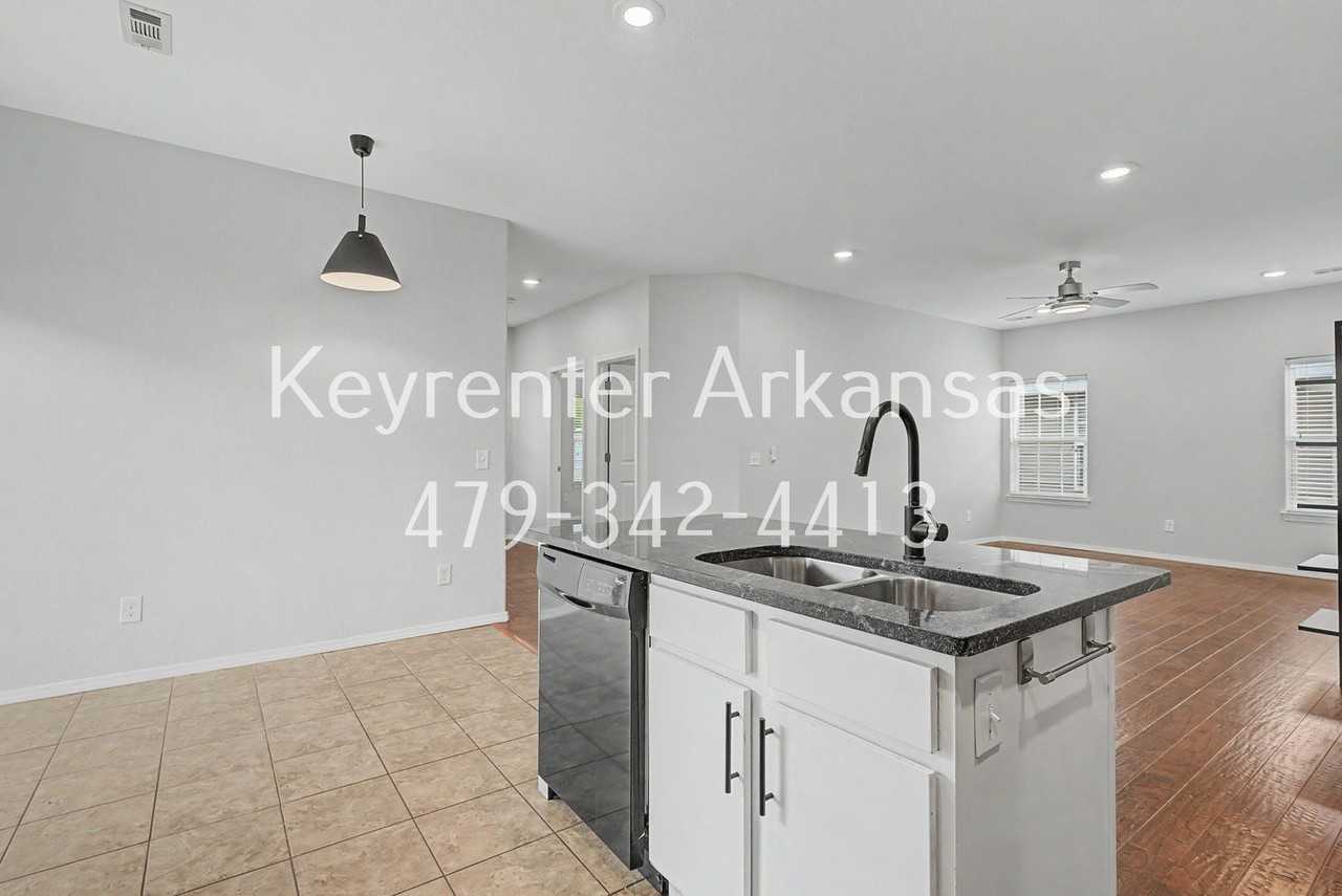 4435 W Pecan St - Photo 5 of 22