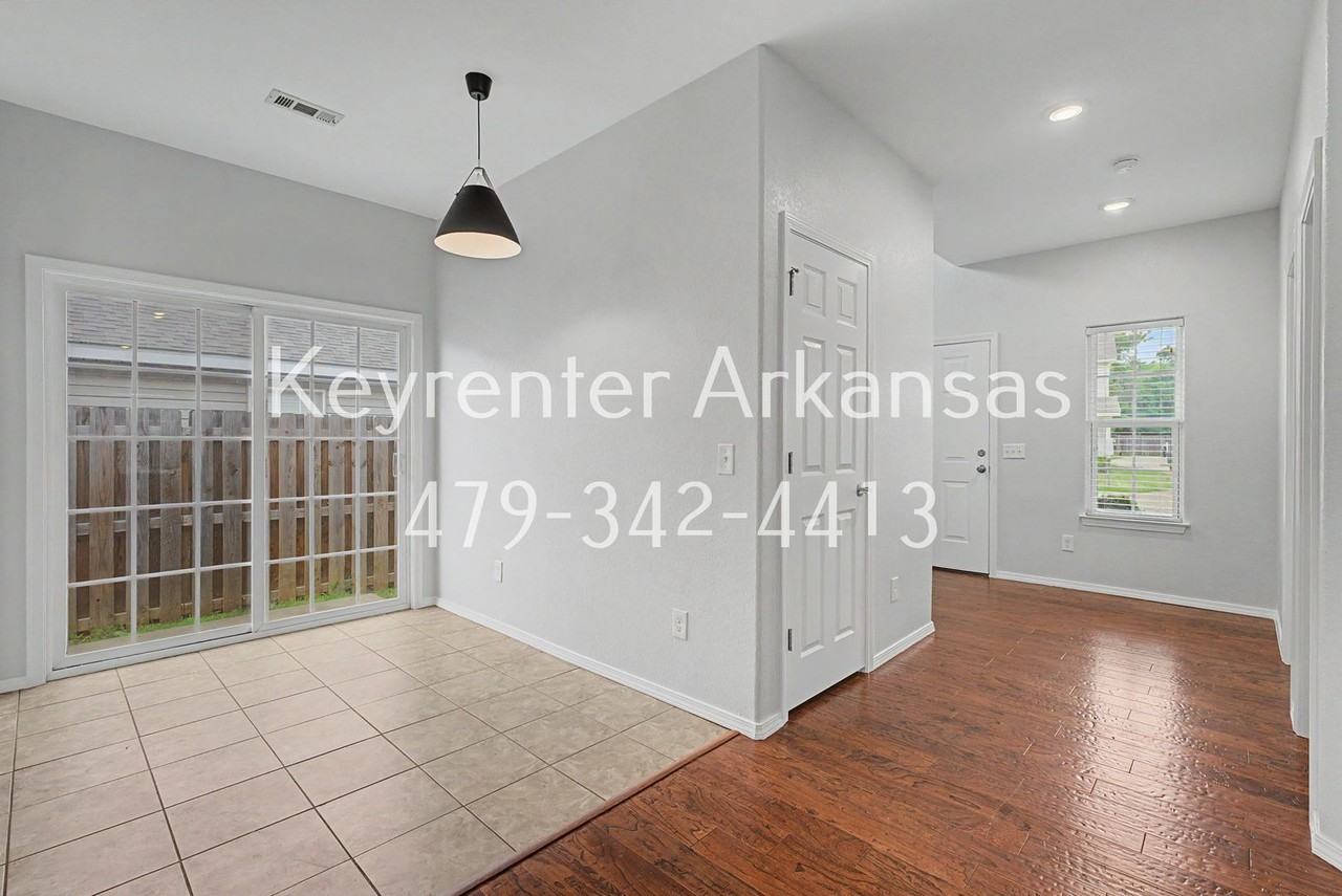 4435 W Pecan St - Photo 7 of 22