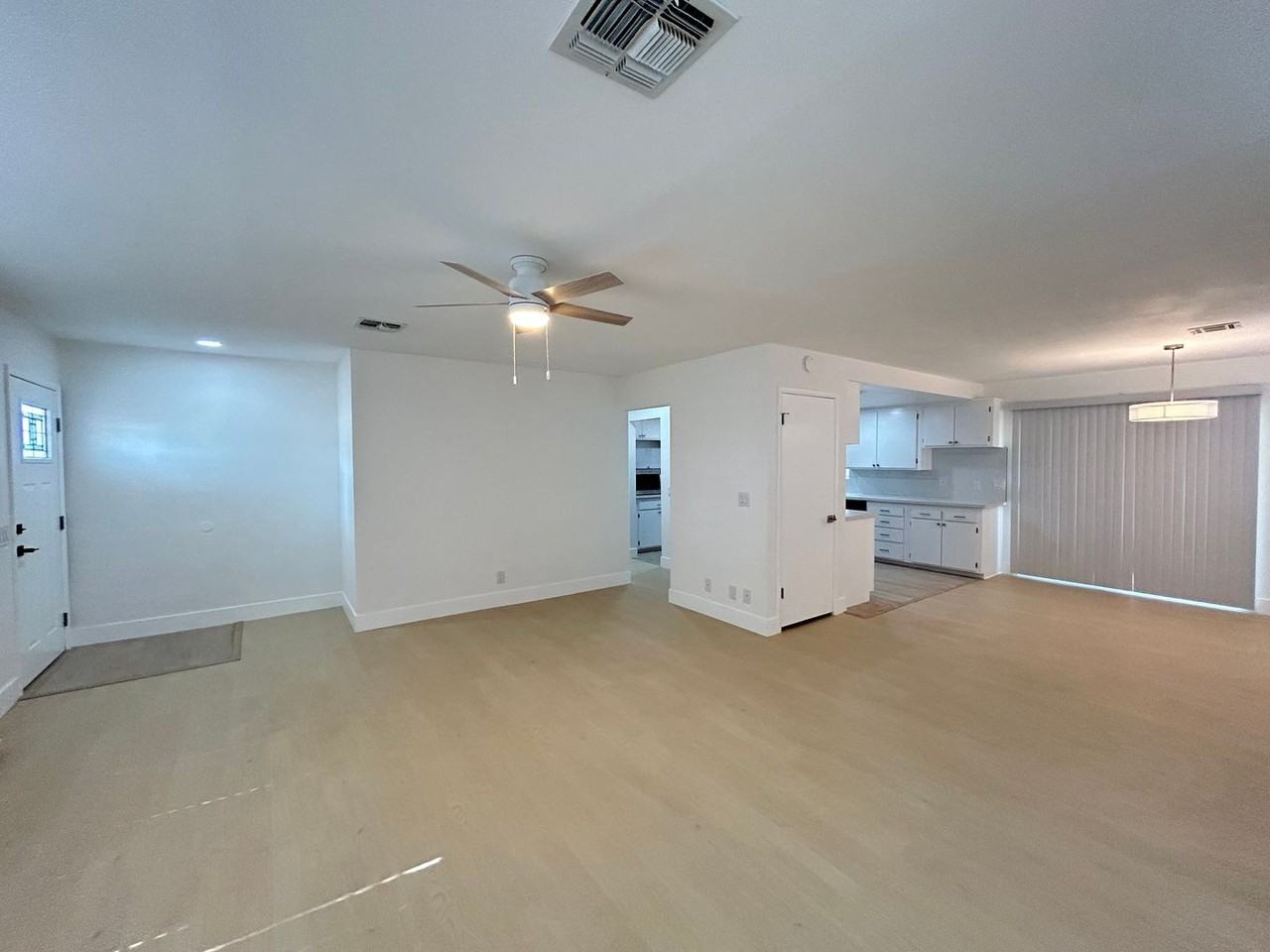 1075 Palo Verde St - Photo 3 of 19