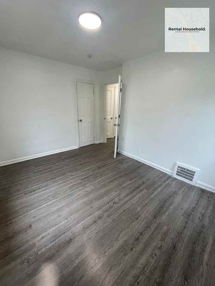 18601 Pembroke Ave - Photo 5 of 14
