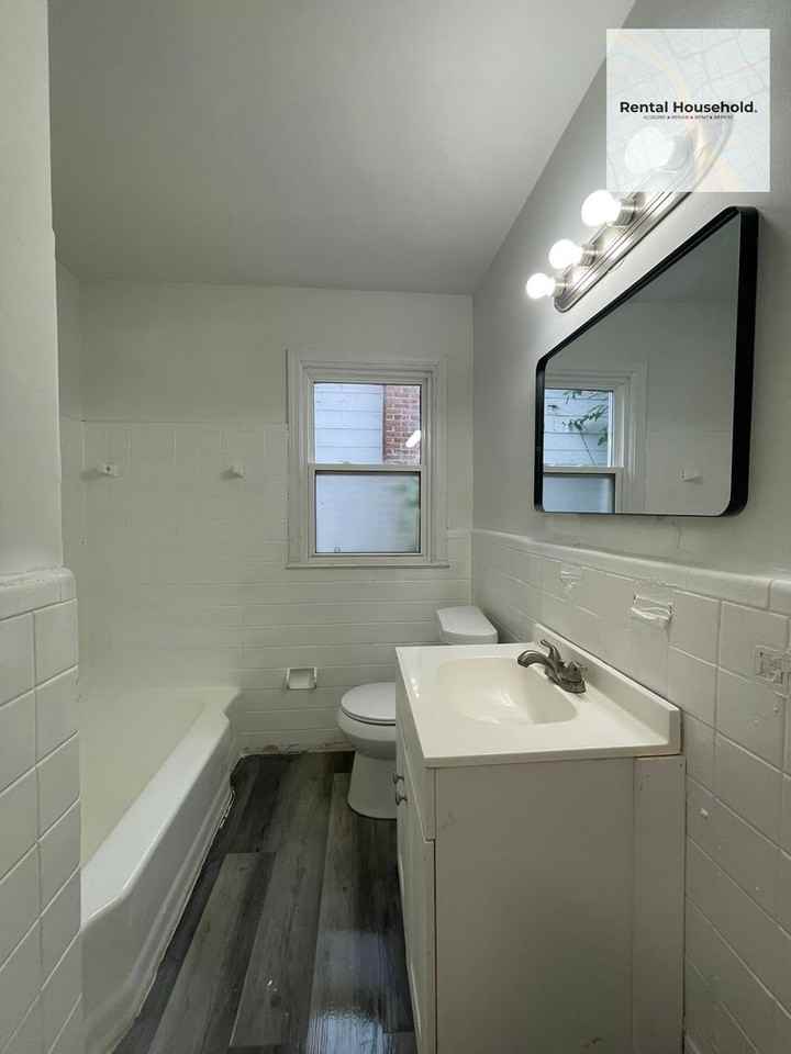 18601 Pembroke Ave - Photo 6 of 14