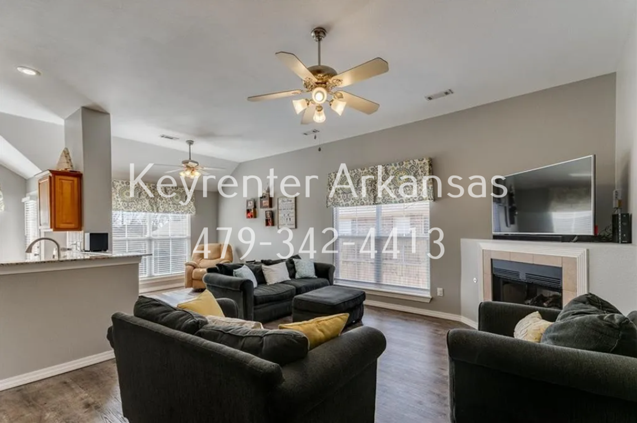 3105 Sw Waterleaf Ave - Photo 3 of 21