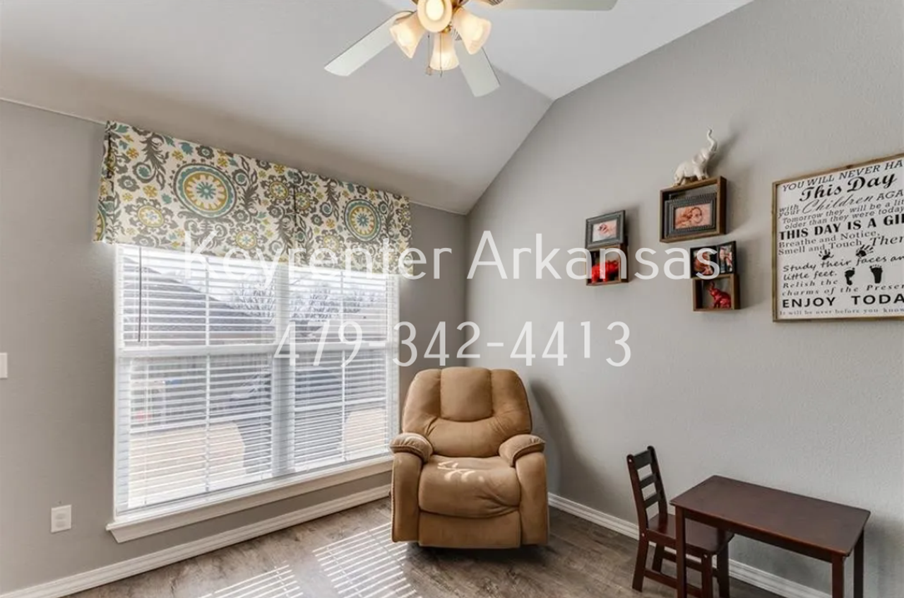 3105 Sw Waterleaf Ave - Photo 6 of 21