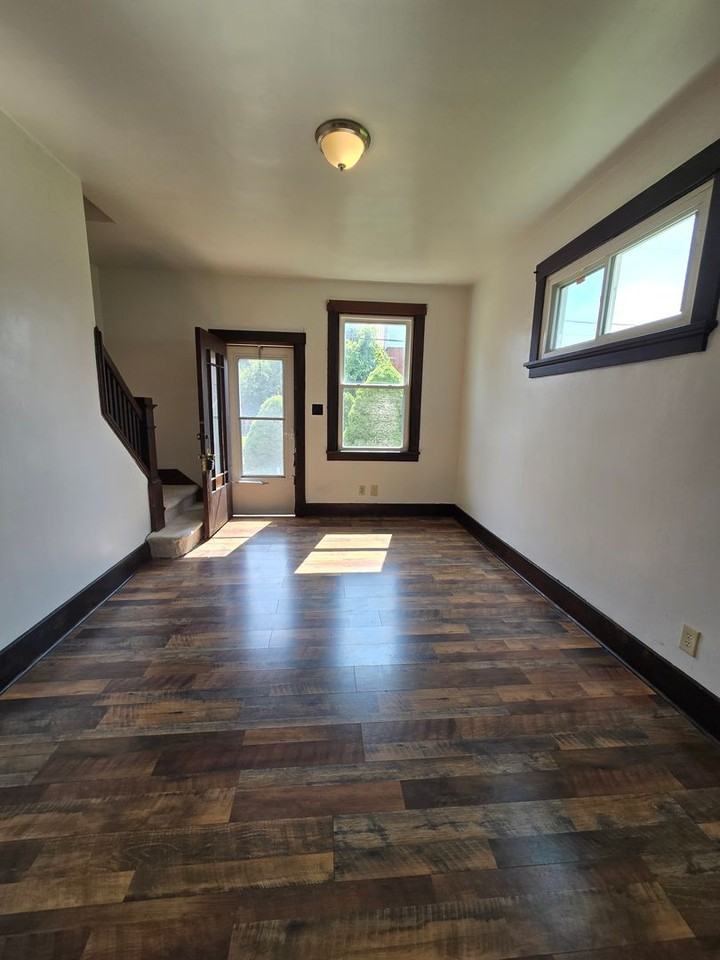 Clifford Ave - Photo 2 of 16