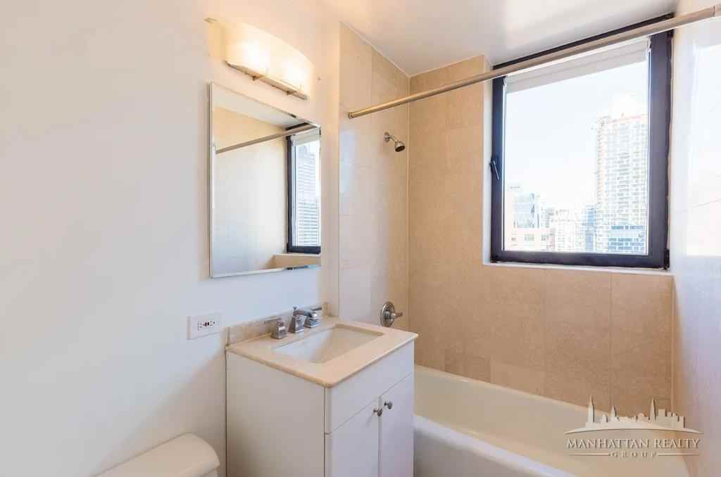 W 48th St #17D - Photo 5 of 9