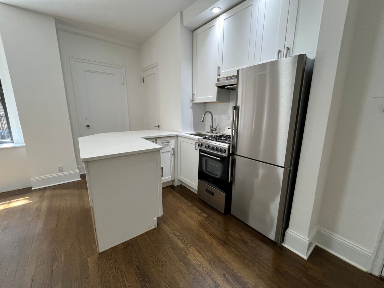E 46th St #11K - Photo 5 of 8
