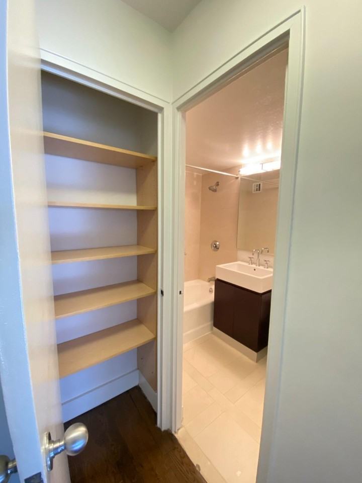E 63rd St #12D - Photo 4 of 5