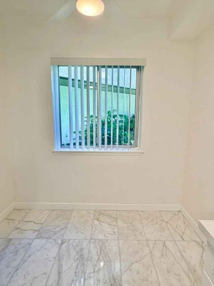 1595 E. Chevy Chase Drive - Photo 4 of 31