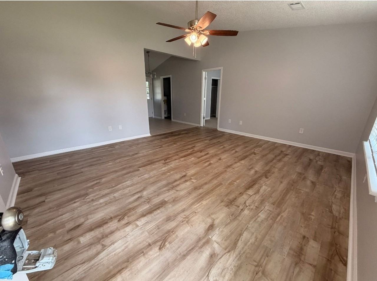 1006 Ridgeland Dr - Photo 2 of 11
