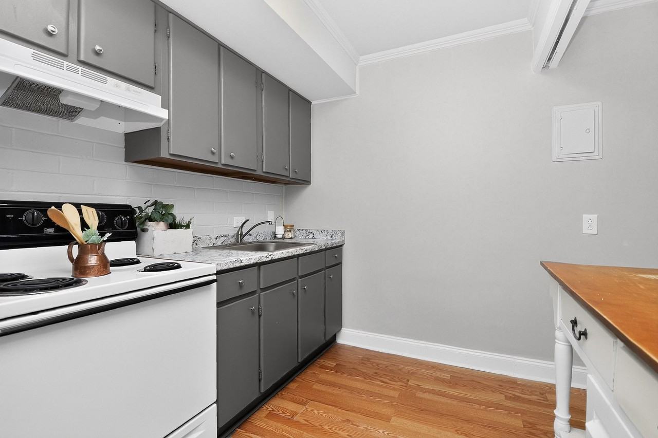 1617A Fulton Ave - Photo 3 of 15