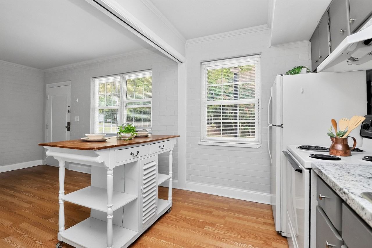 1617A Fulton Ave - Photo 4 of 15