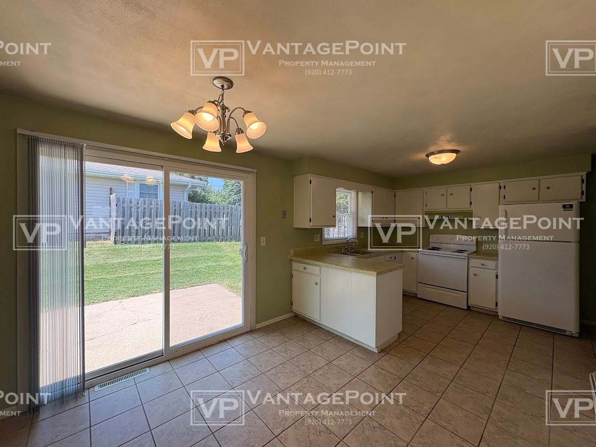 827 Glenpark Dr #827 - Photo 3 of 16