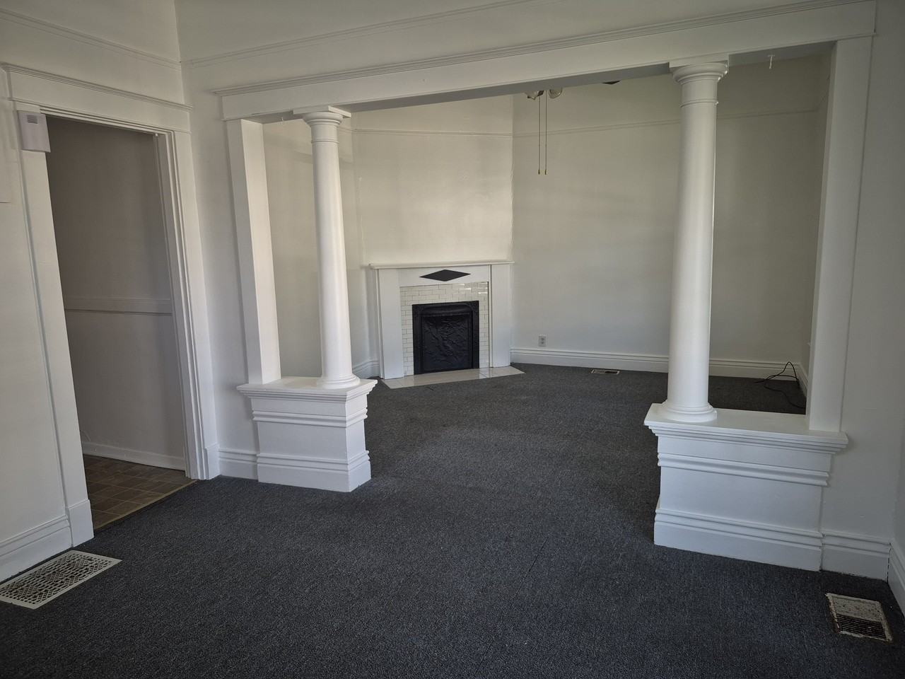 635 S 39th St #1 - Photo 3 of 27