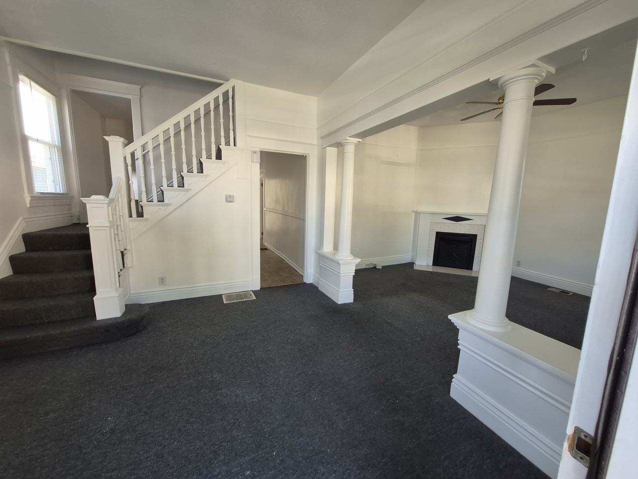 635 S 39th St #1 - Photo 4 of 27