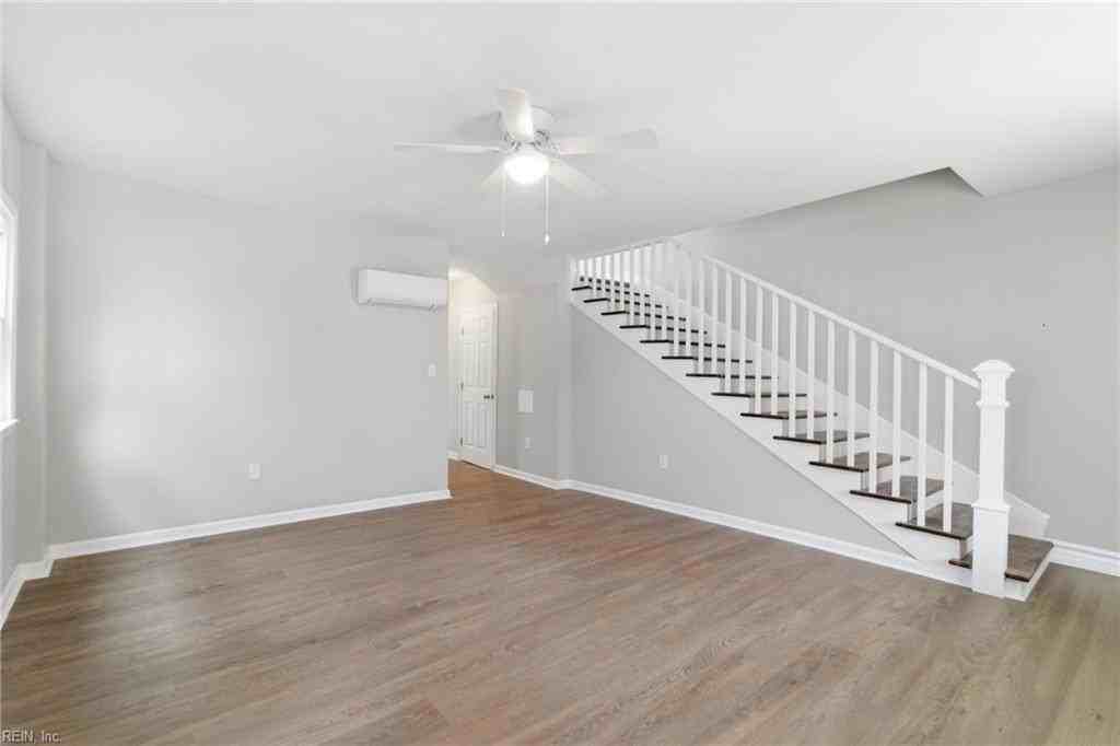 1442 W 41st St #1 - Photo 2 of 13