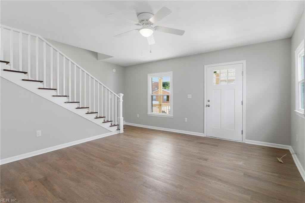 1442 W 41st St #1 - Photo 3 of 13