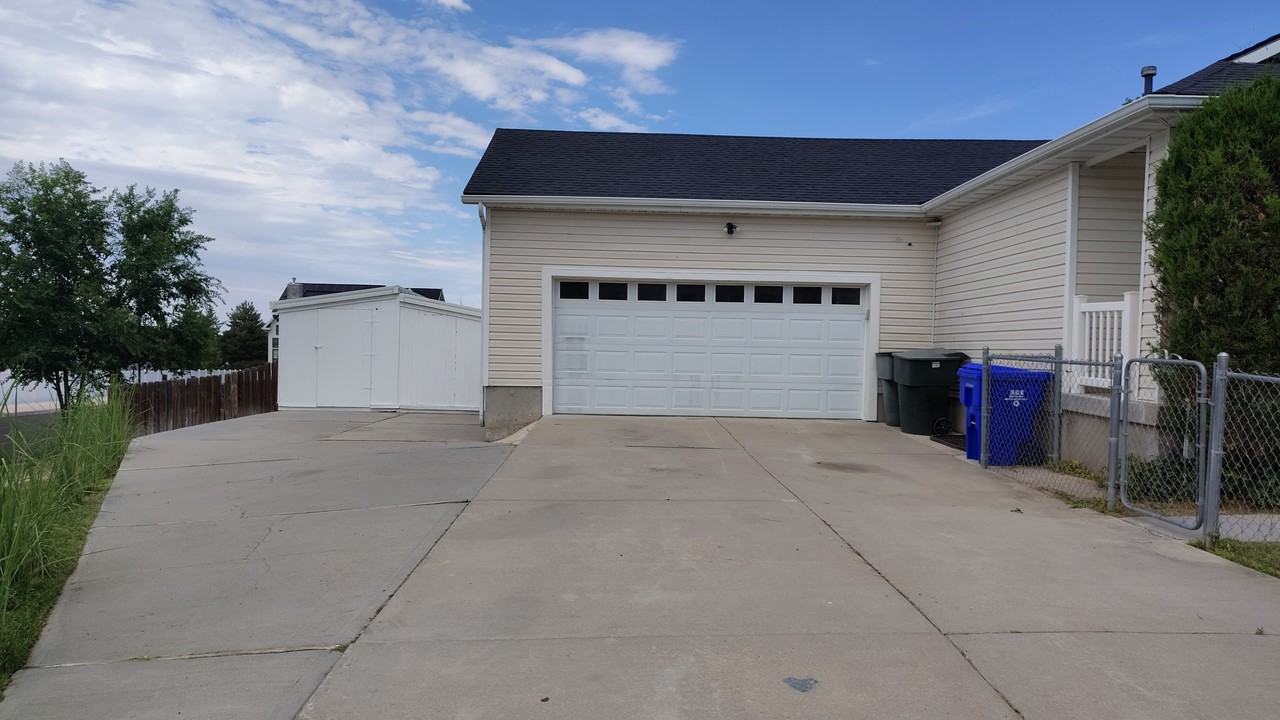 627 E 700 N #1 - Photo 2 of 34