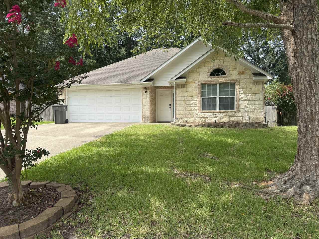 105 Willow Brook Dr #1