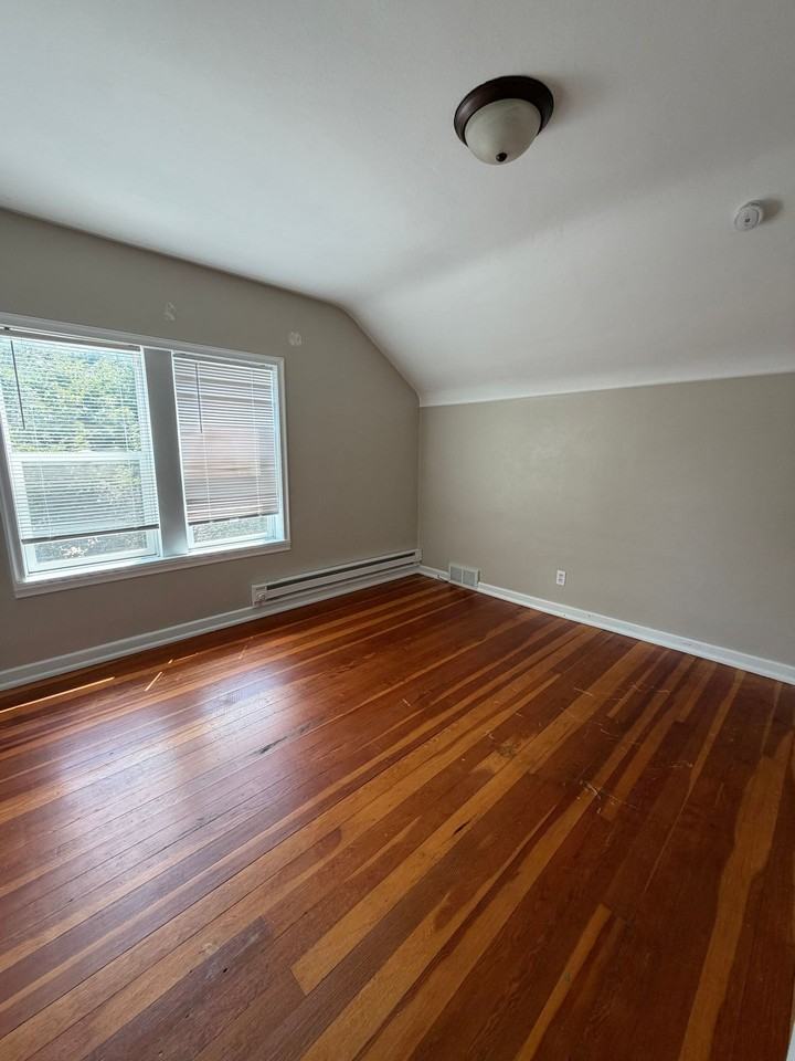 193 Congress St W - Photo 5 of 6