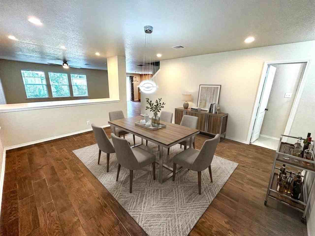 123 Adelaide Oaks - Photo 3 of 33