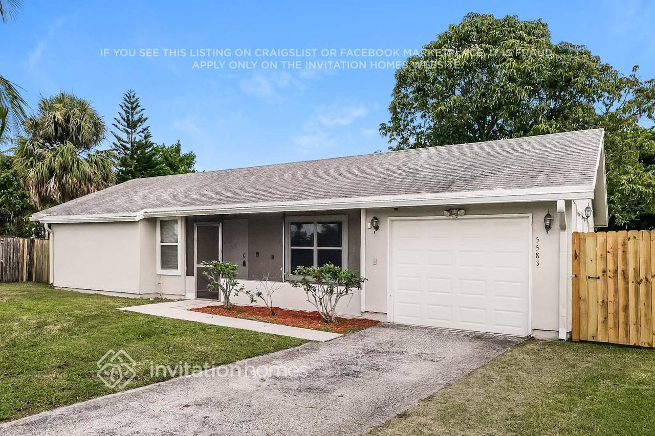 5583 Cynwyd Cir - Photo 3 of 17