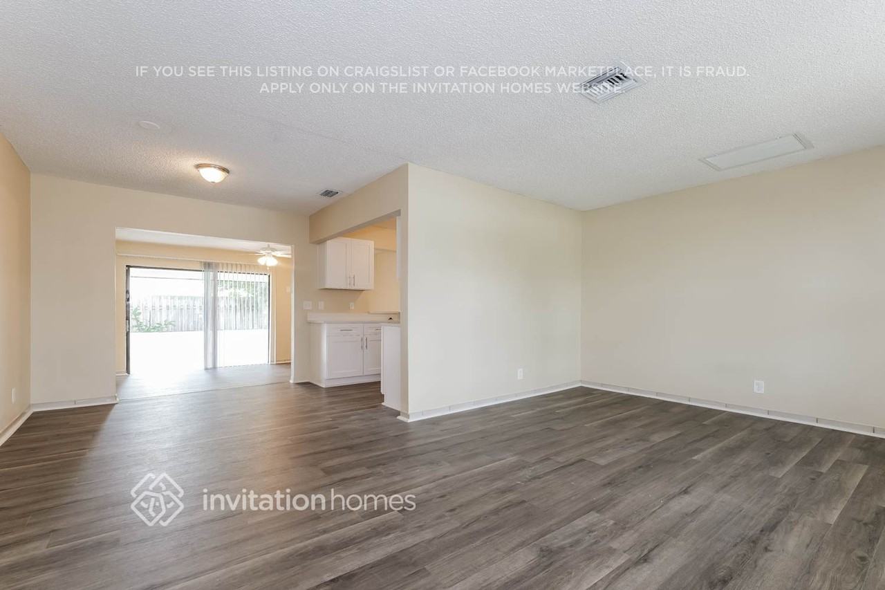 5583 Cynwyd Cir - Photo 4 of 17
