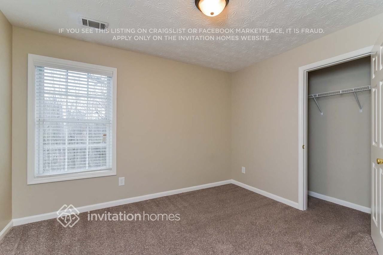 170 Kentshire Pl - Photo 7 of 12