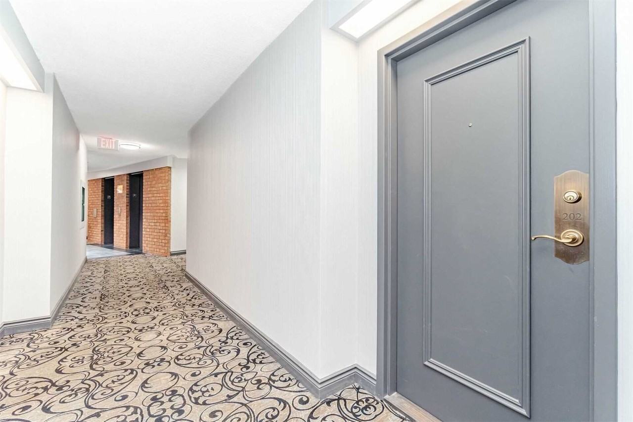 1240 Marlborough Court - Photo 2
