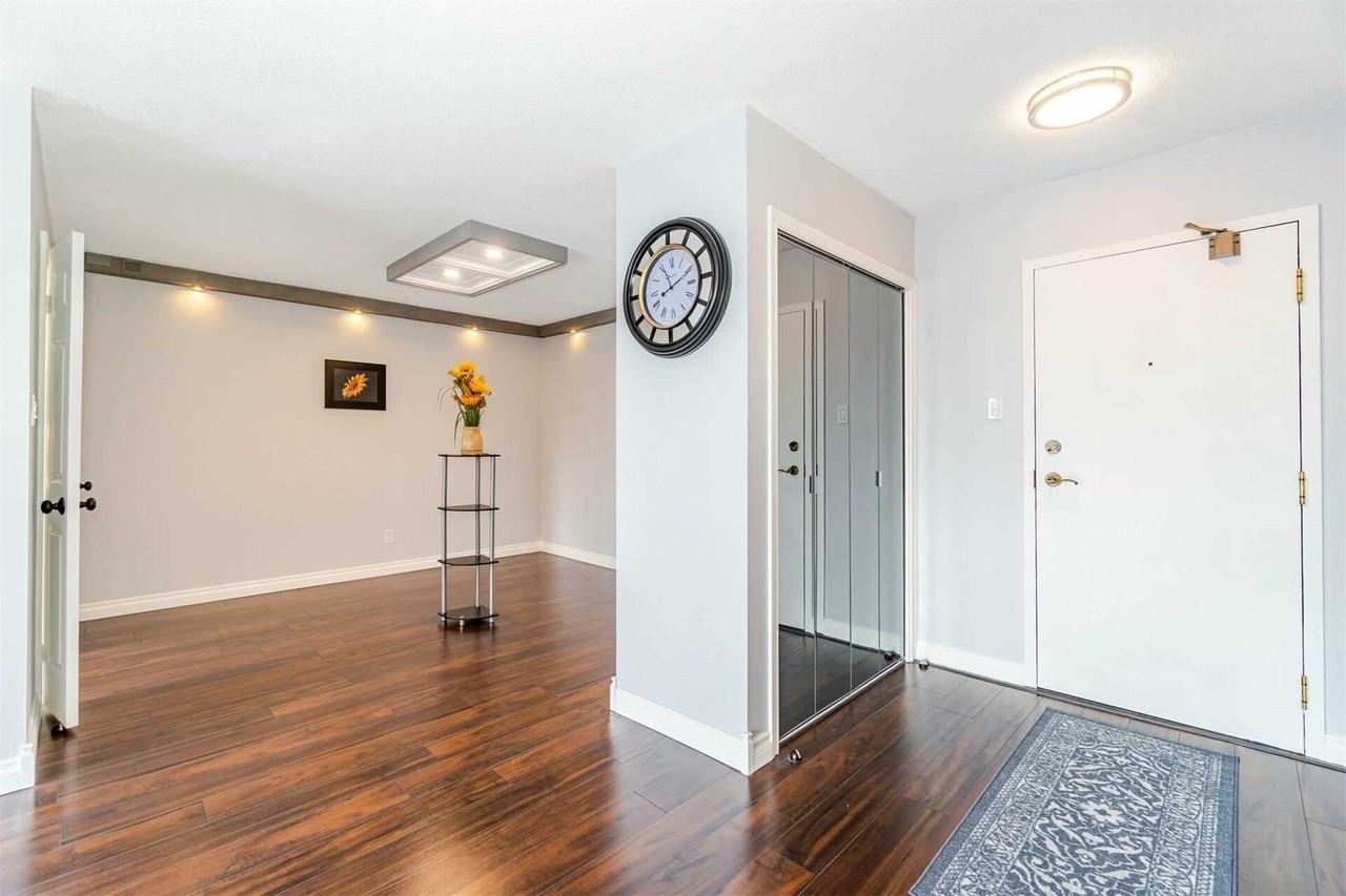 1240 Marlborough Court - Photo 4