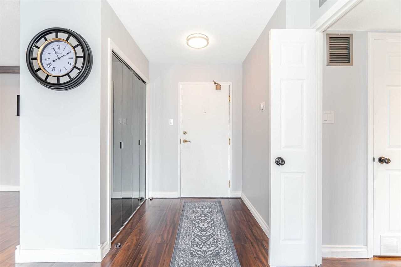 1240 Marlborough Court - Photo 3