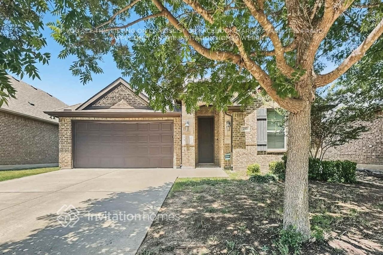 237 Dakota Dr