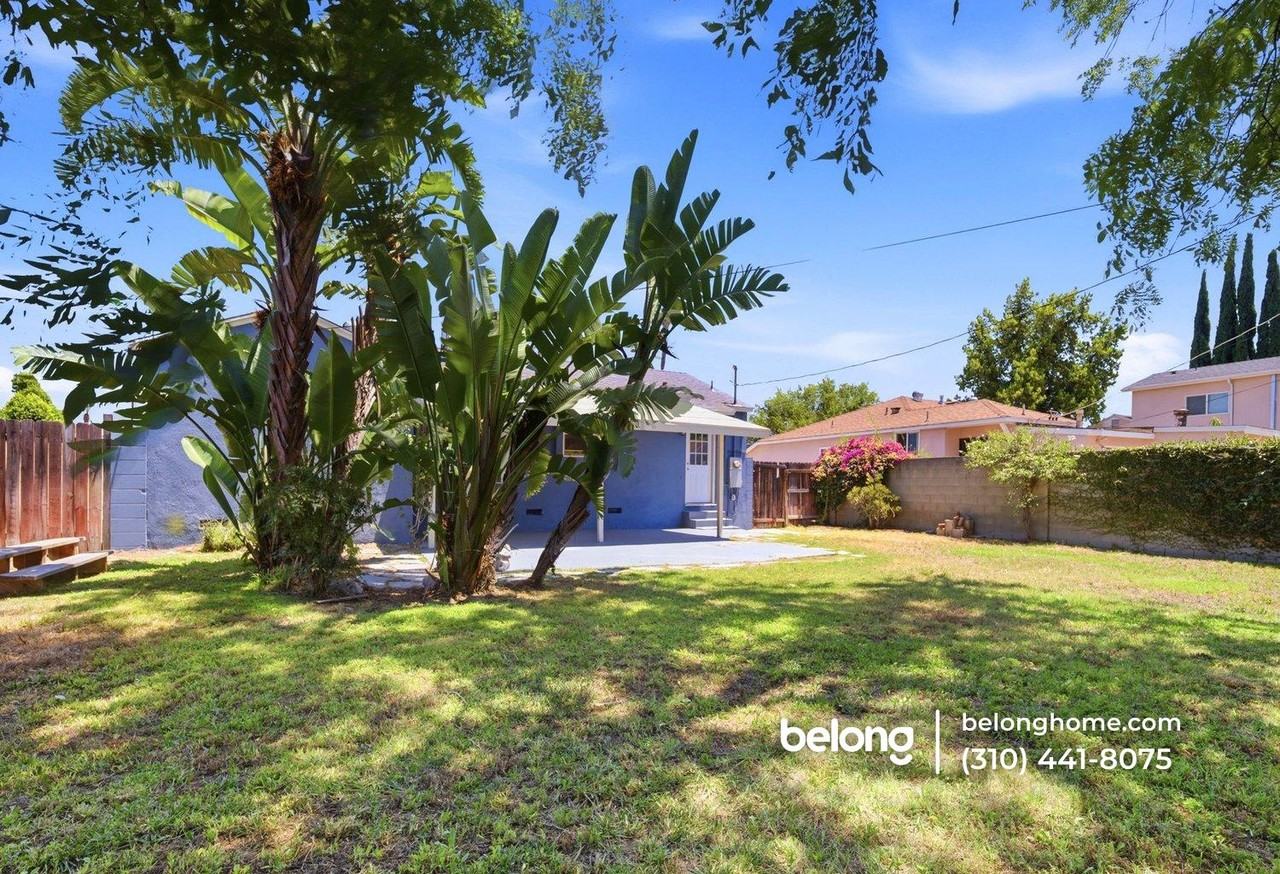 8133 Gentry Ave - Photo 2 of 25