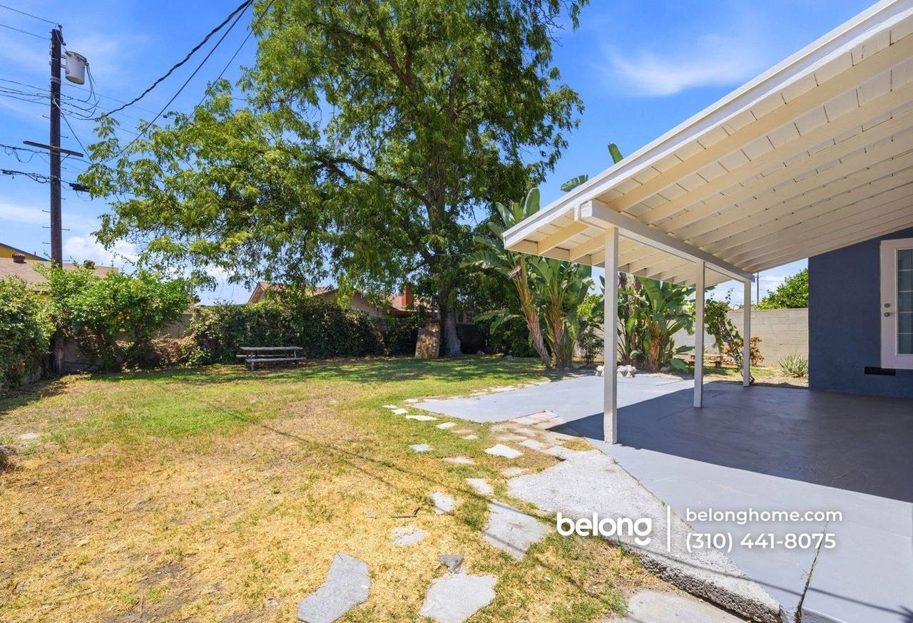 8133 Gentry Ave - Photo 4 of 25