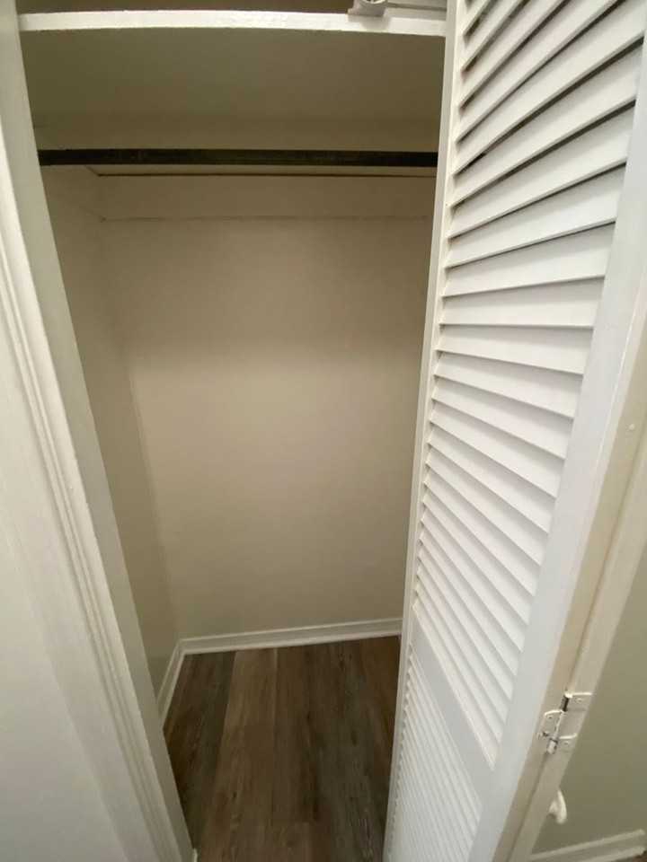 3700 Bush River Rd - Photo 5 of 12
