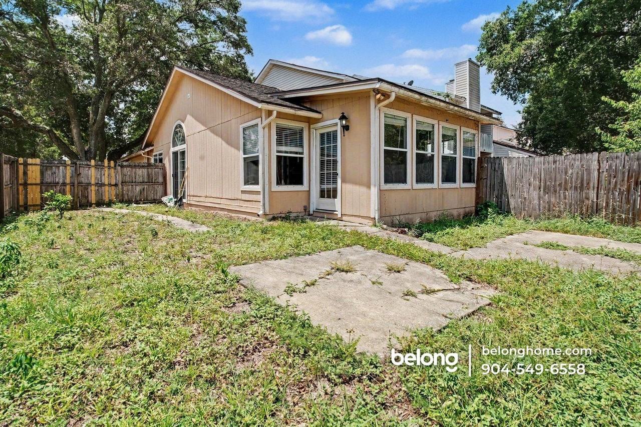 7641 Rain Forest Dr N - Photo 2 of 17
