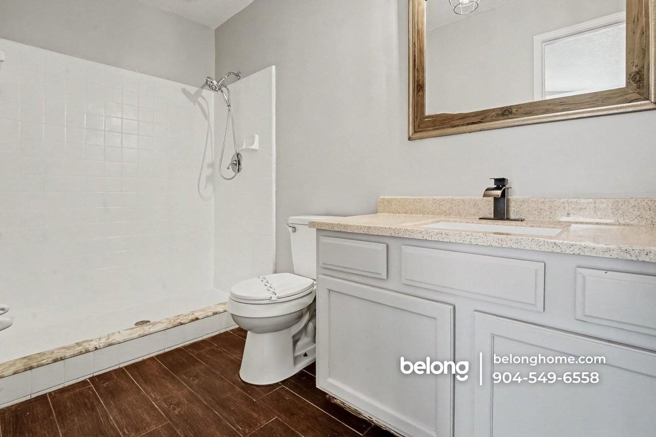 7641 Rain Forest Dr N - Photo 5 of 17