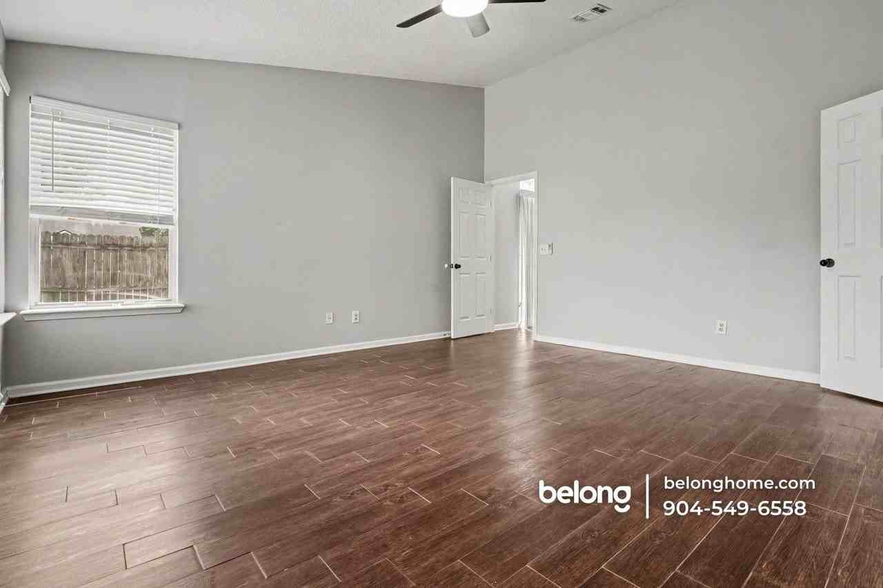 7641 Rain Forest Dr N - Photo 7 of 17